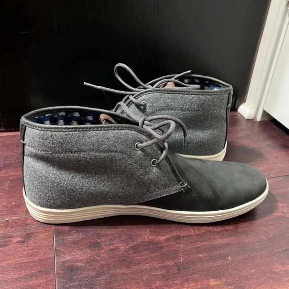 Ben Sherman Chukka Boots Grey high top shoes Sz 9 Canvas & Pebble Leather NWOT - Picture 1 of 8